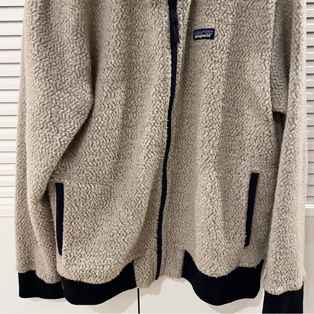 Patagonia Men’s Zip up fleece jacket - Picture 4 of 5